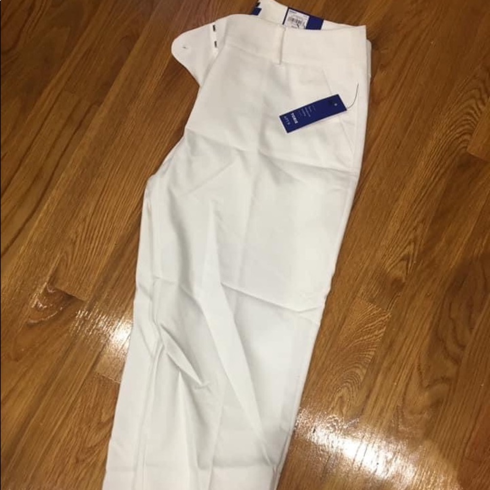 Women’s size 8 apt 9 Torie capris from Kohl’s
